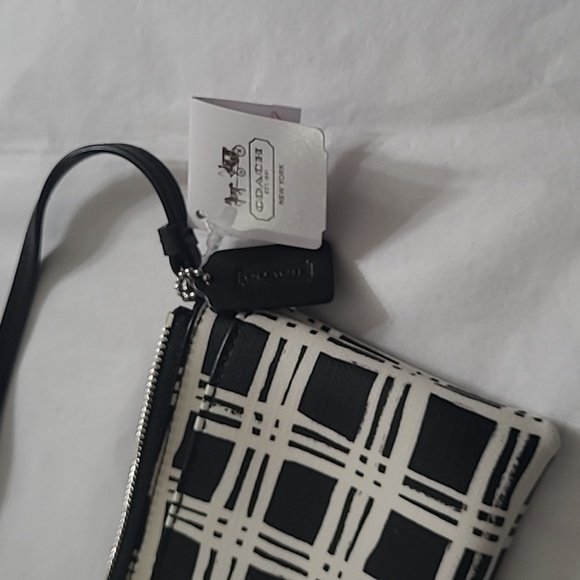 Coach Stripe Wrislet Signature Canvas - Picture 5 of 7